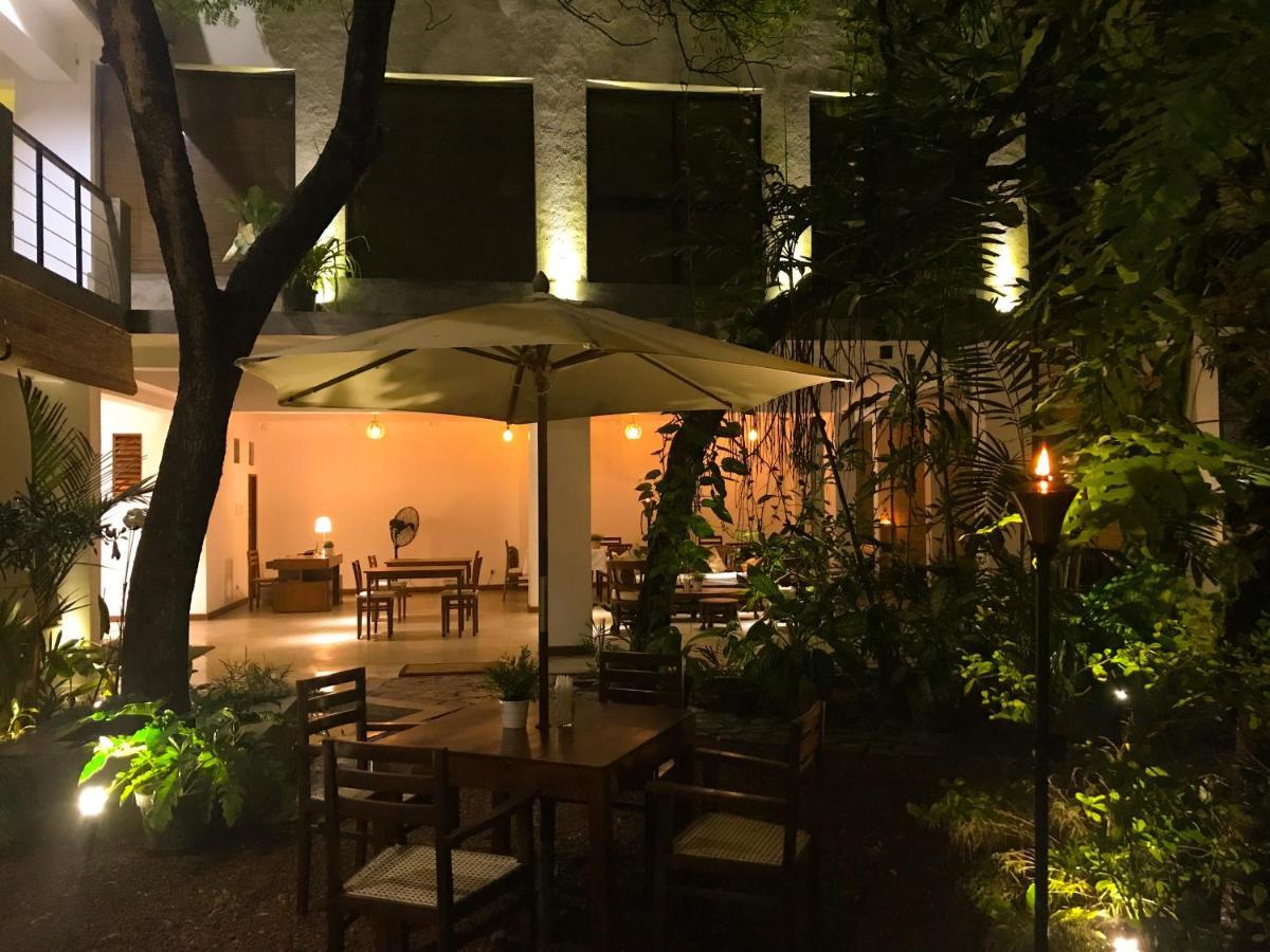 Sayura House Hotel Коломбо Екстериор снимка