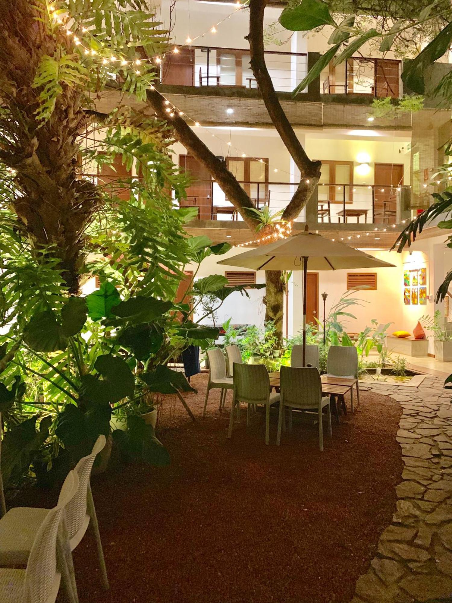 Sayura House Hotel Коломбо Екстериор снимка